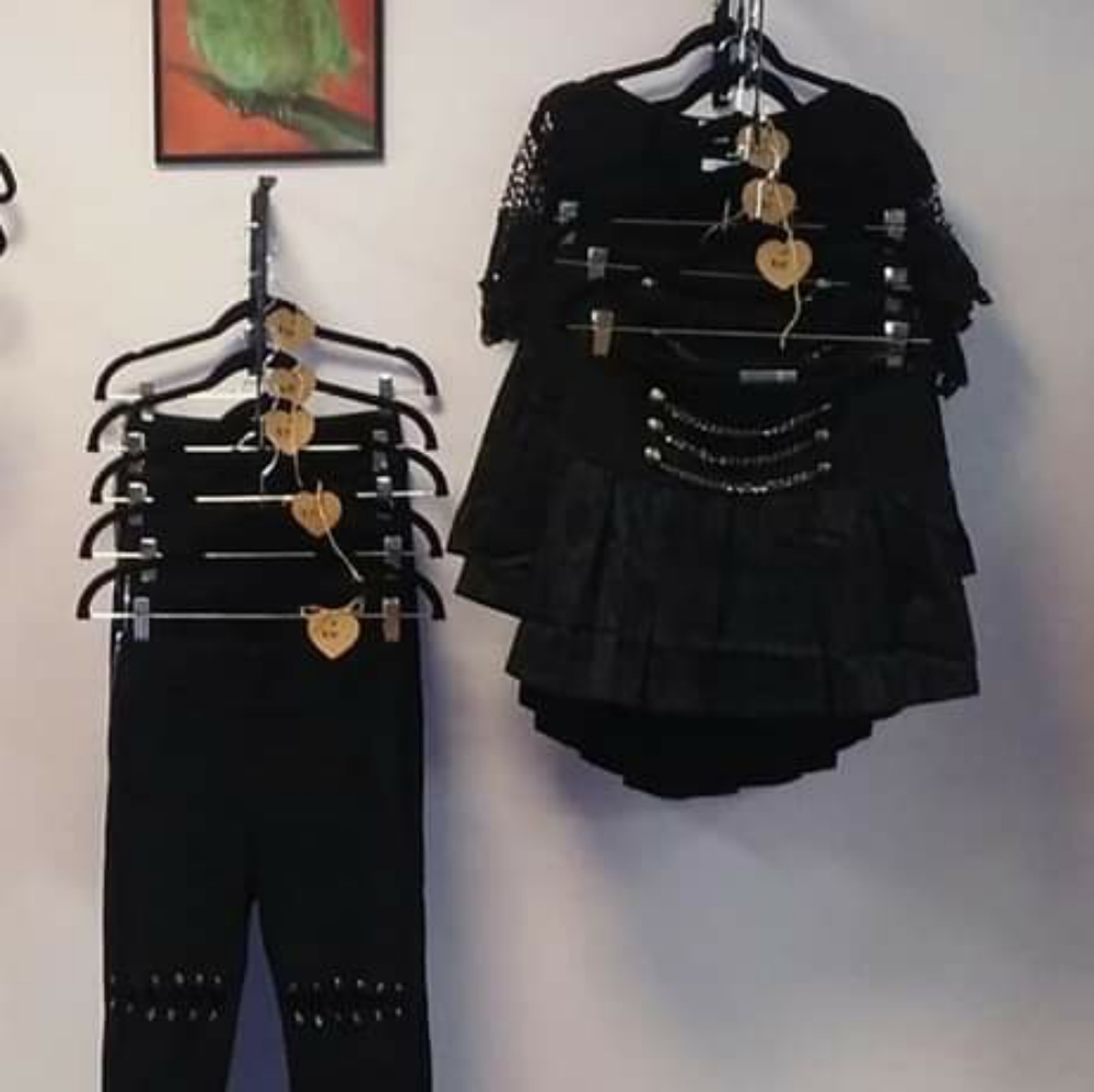 TCEC Steampunk chain and lace skirt - Picture 2 of 9